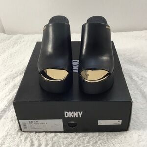 NWB DKNY Womens Black Leather Wedge Sandal Size 8 with Gold Detail